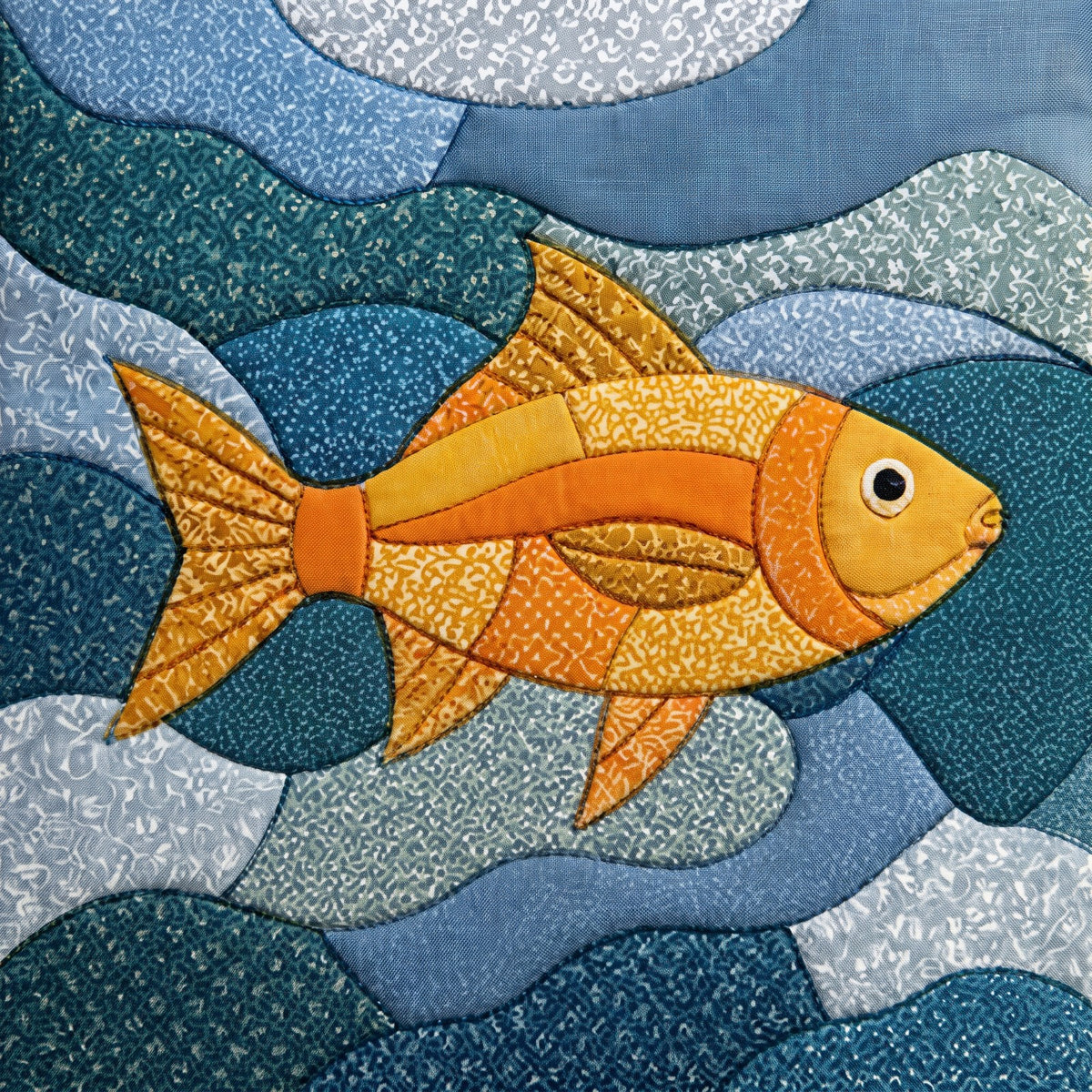Golden Fish – No-Sew Fabric Art Kit